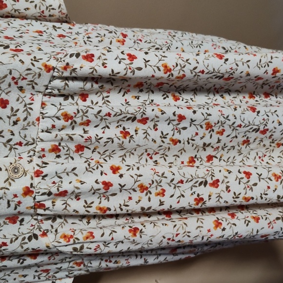 Honeyme Curvy Top - Picture 2 of 4